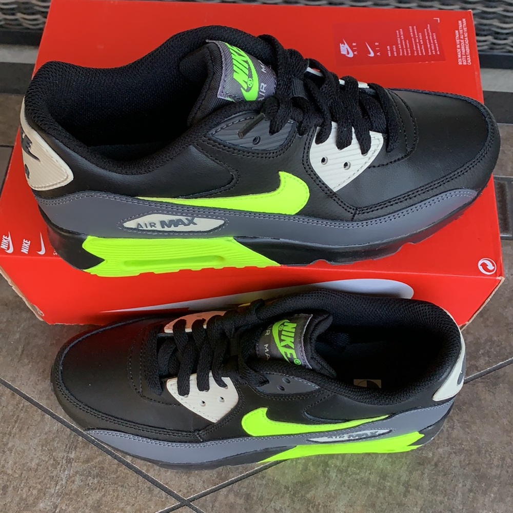 NIKE AIR MAX 90 LTR WMNS - Picture 4 of 14